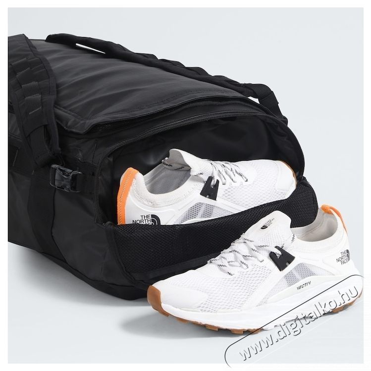 The North Face Base Camp Voyager Duffel 32l utaz&oacute;t&aacute;ska, fekete H&aacute;ztart&aacute;s / Otthon / K&uuml;lt&eacute;r - J&aacute;t&eacute;k / Sport - Kieg&eacute;sz&iacute;tő - 535809