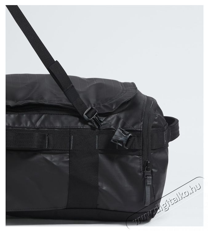 The North Face Base Camp Voyager Duffel 32l utaz&oacute;t&aacute;ska, fekete H&aacute;ztart&aacute;s / Otthon / K&uuml;lt&eacute;r - J&aacute;t&eacute;k / Sport - Kieg&eacute;sz&iacute;tő - 535809