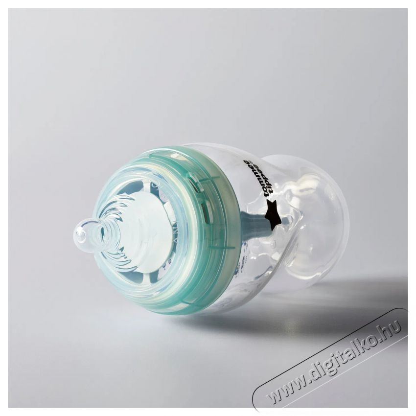 Tommee Tippee Anti-Colic &ouml;nsteriliz&aacute;l&oacute; etetőcumi + k&ouml;zepes foly&aacute;s&uacute; cumi, 0h&oacute;+, 260ml, 2 db Sz&eacute;ps&eacute;g&aacute;pol&aacute;s / Eg&eacute;szs&eacute;g - Baba mama term&eacute;k - Cumis&uuml;veg / cumi / etet&eacute;s kieg&eacute;sz&iacute;tő - 520142