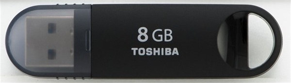 Toshiba Suzaku UT8GSB 8GB USB 3.0 pendrive - fekete Memória kártya / Pendrive - Pendrive - 313163
