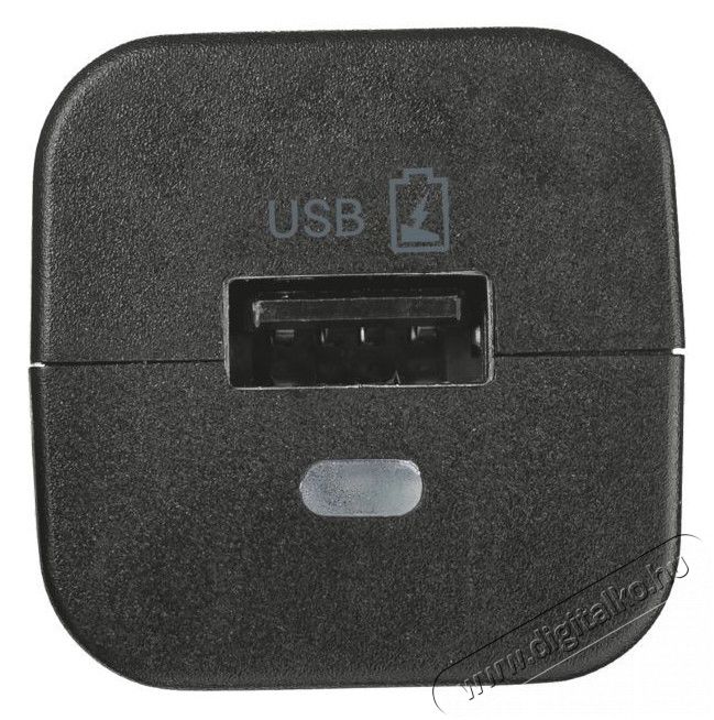Trust autós adapter USB - 12W (19165) Mobil / Kommunikáció / Smart - Mobiltelefon kiegészítő / tok - Hálózati-, autós töltő - 307366