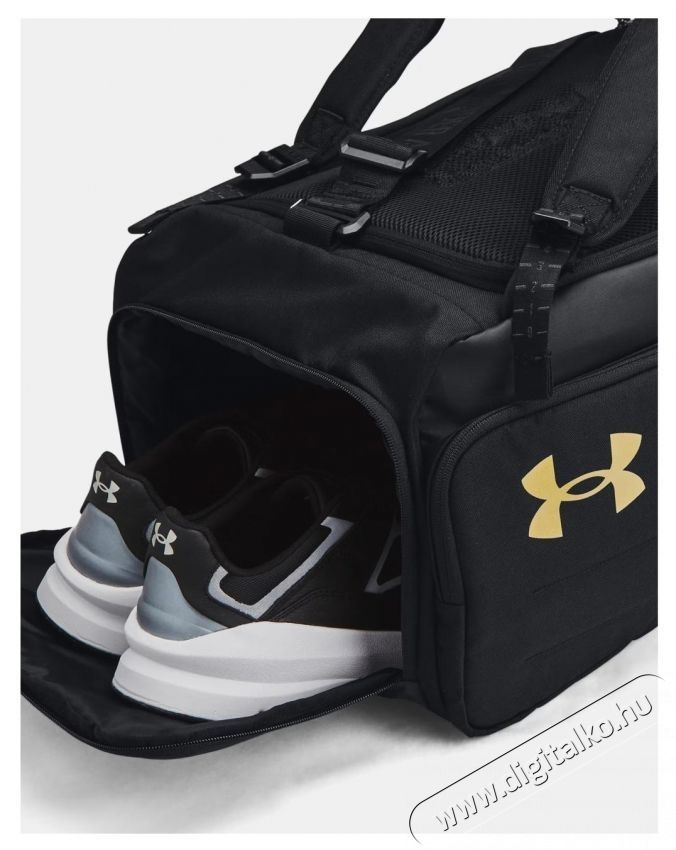 Under Armour Contain Duo S sportt&aacute;ska, Fekete Fot&oacute;-Vide&oacute; kieg&eacute;sz&iacute;tők - Fot&oacute;-vide&oacute; t&aacute;ska / tok - K&eacute;zi &eacute;s v&aacute;llt&aacute;ska - 533984