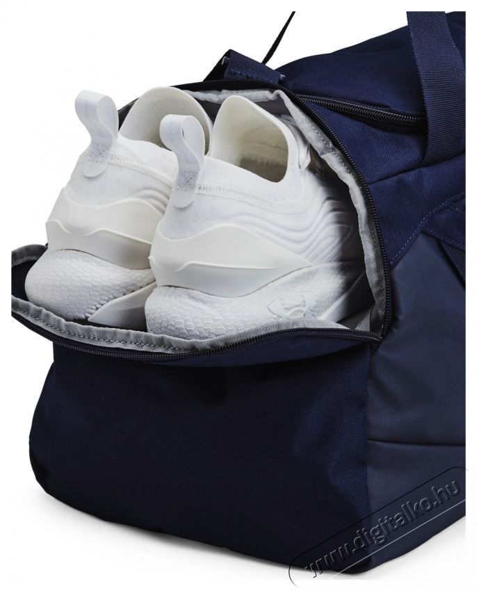 Under Armour Undeniable 5.0 SM t&aacute;ska, uniszex, s&ouml;t&eacute;tk&eacute;k, 47,5/55x25x24 cm H&aacute;ztart&aacute;s / Otthon / K&uuml;lt&eacute;r - J&aacute;t&eacute;k / Sport - Kieg&eacute;sz&iacute;tő - 533978