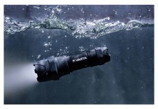 Varta 18710101421 Indestructible F10 Pro/3AAA/300 lumen/elemlámpa Háztartás / Otthon / Kültér - Világítás / elektromosság - Zseblámpa / elemlámpa - 386639