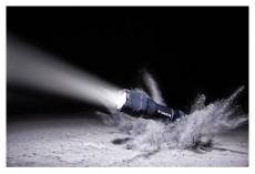 Varta 18710101421 Indestructible F10 Pro/3AAA/300 lumen/elemlámpa Háztartás / Otthon / Kültér - Világítás / elektromosság - Zseblámpa / elemlámpa - 386639