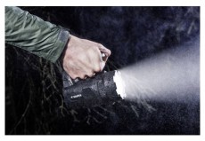 Varta 18751101421 Indestructible BL20 Pro nagy teljesítményű elem lámpa Háztartás / Otthon / Kültér - Világítás / elektromosság - Zseblámpa / elemlámpa - 434582