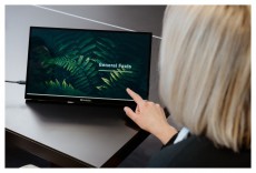 VERBATIM 49592 15,6 PMT-15 FHD IPS HDMI/USB-C fekete fém borítású érintőképernyős monitor Iroda és számítástechnika - Monitor - Érintőképernyős monitor - 507922