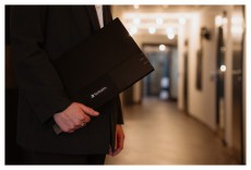 VERBATIM 49592 15,6 PMT-15 FHD IPS HDMI/USB-C fekete fém borítású érintőképernyős monitor Iroda és számítástechnika - Monitor - Érintőképernyős monitor - 507922