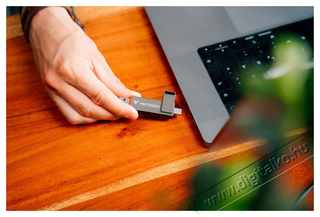 VERBATIM Dual QuickStick 128GB pendrive Mem&oacute;ria k&aacute;rtya / Pendrive - Pendrive - 529115