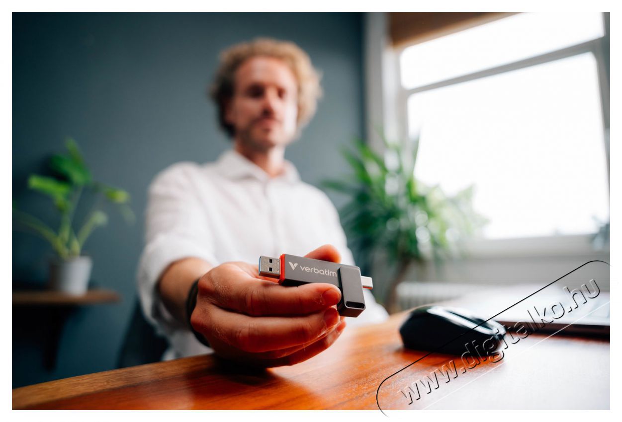 VERBATIM Dual QuickStick 256GB pendrive Mem&oacute;ria k&aacute;rtya / Pendrive - Pendrive - 529116