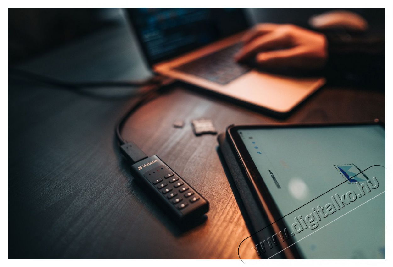 VERBATIM Keypad Secure Drive USB-C 128GB USB 3.1 pendrive Mem&oacute;ria k&aacute;rtya / Pendrive - Pendrive - 529118
