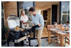 WEBER PULSE 2000 elektromos grill kocsival, fekete Konyhai term&eacute;kek - S&uuml;tő-főzőlap, tűzhely (szabadon&aacute;ll&oacute;) - Mini s&uuml;tő / mini grill / mini konyha - 520351