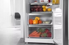 Whirlpool SW8AM2CXR2 egyajtós hűtőszekrény Konyhai termékek - Hűtő, fagyasztó (szabadonálló) - Fagyasztó nélküli hűtő - 367139