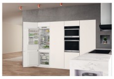 Whirlpool WHC18 T573 HŰTŐ BEÉPÍTHETŐ ALULFAGYASZTÓS Konyhai termékek - Hűtő, fagyasztó (beépíthető) - Alulfagyasztós kombinált hűtő - 372665