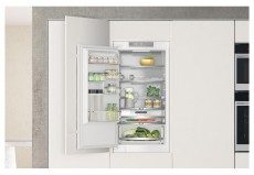 Whirlpool WHC18 T573 HŰTŐ BEÉPÍTHETŐ ALULFAGYASZTÓS Konyhai termékek - Hűtő, fagyasztó (beépíthető) - Alulfagyasztós kombinált hűtő - 372665