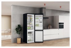 Whirlpool W7X 94T KS Total NoFrost fekete alulfagyasztós hűtőszekrény Konyhai termékek - Hűtő, fagyasztó (szabadonálló) - Alulfagyasztós kombinált hűtő - 403858