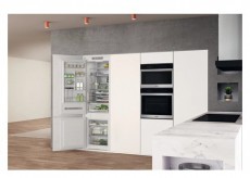 Whirlpool WHC20 T593 HŰTŐ BEÉPÍTHETŐ ALULFAGYASZTÓS Konyhai termékek - Hűtő, fagyasztó (beépíthető) - Alulfagyasztós kombinált hűtő - 499527