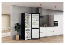 Whirlpool W7X 93A K 1 alulfagyasztós hűtőszekrény Konyhai termékek - Hűtő, fagyasztó (szabadonálló) - Alulfagyasztós kombinált hűtő - 500186