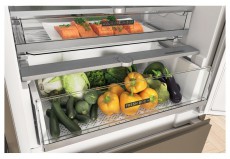 Whirlpool WH SP70 T241 P HŰTŐ ALULFAGYASZT&Oacute;S BE&Eacute;P&Iacute;THETŐ Konyhai term&eacute;kek - Hűtő, fagyaszt&oacute; (be&eacute;p&iacute;thető) - Alulfagyaszt&oacute;s kombin&aacute;lt hűtő - 502881