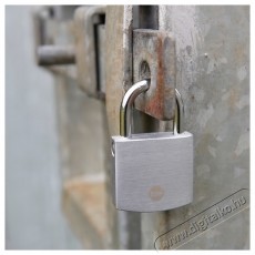 Yale S&aacute;rgar&eacute;z lakat kr&oacute;mozott kivitelben Y120B / 60/135/1, 60 mm H&aacute;ztart&aacute;s / Otthon / K&uuml;lt&eacute;r - Biztons&aacute;gtechnika - Kieg&eacute;sz&iacute;tő - 535876