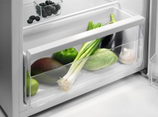 Zanussi ZEAN11FW0 Egyajtós hűtőszekrény Konyhai termékek - Hűtő, fagyasztó (szabadonálló) - Egyajtós hűtő - 367290